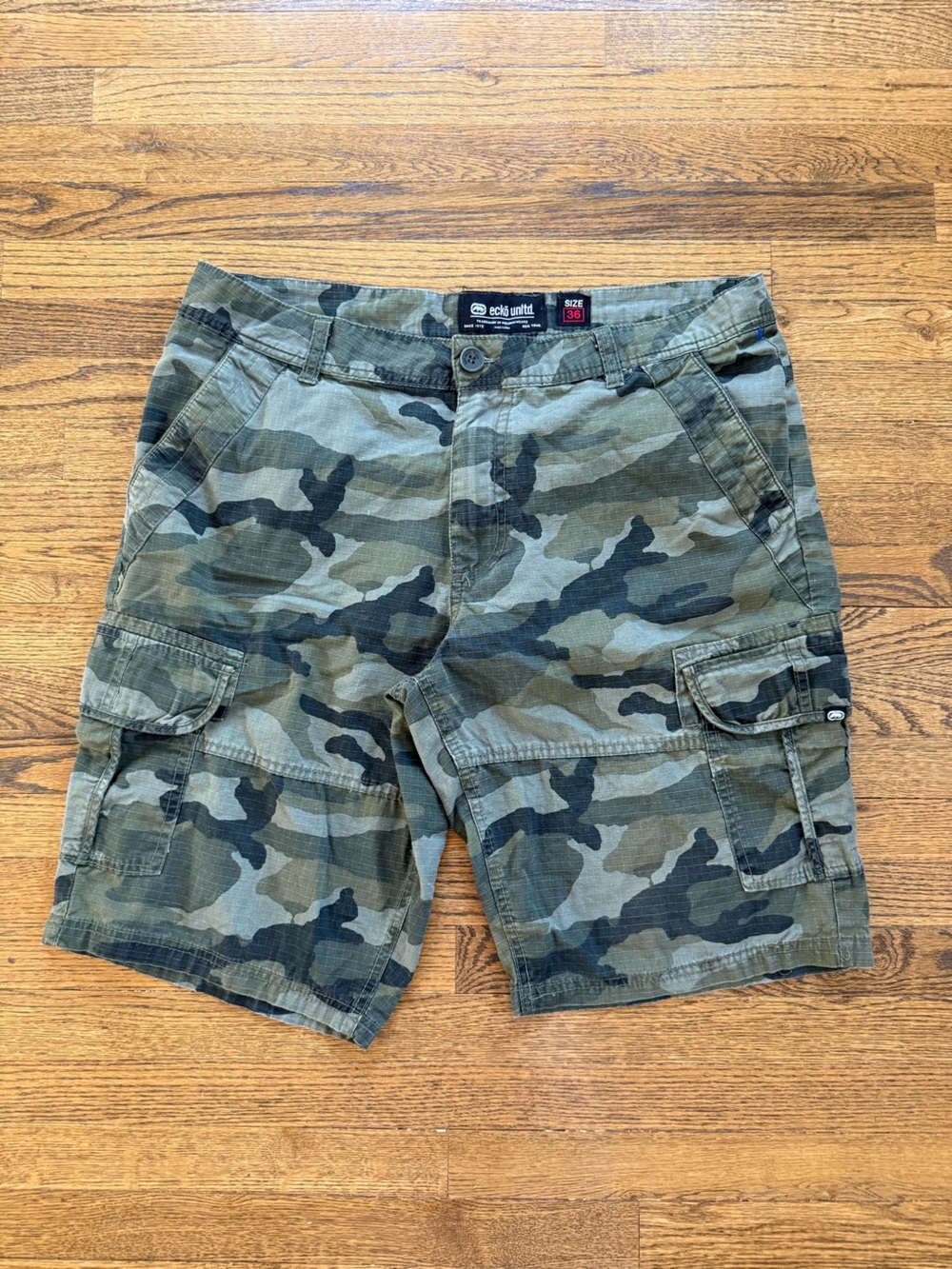 Ecko Unlimited Men's Camo Cargo Shorts - Green & Black